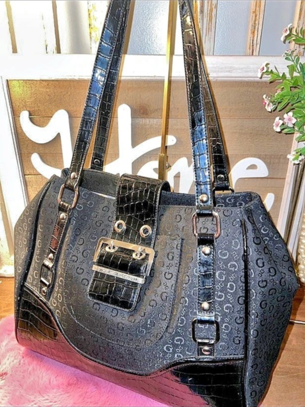 GUESS Black Shoulder Bag